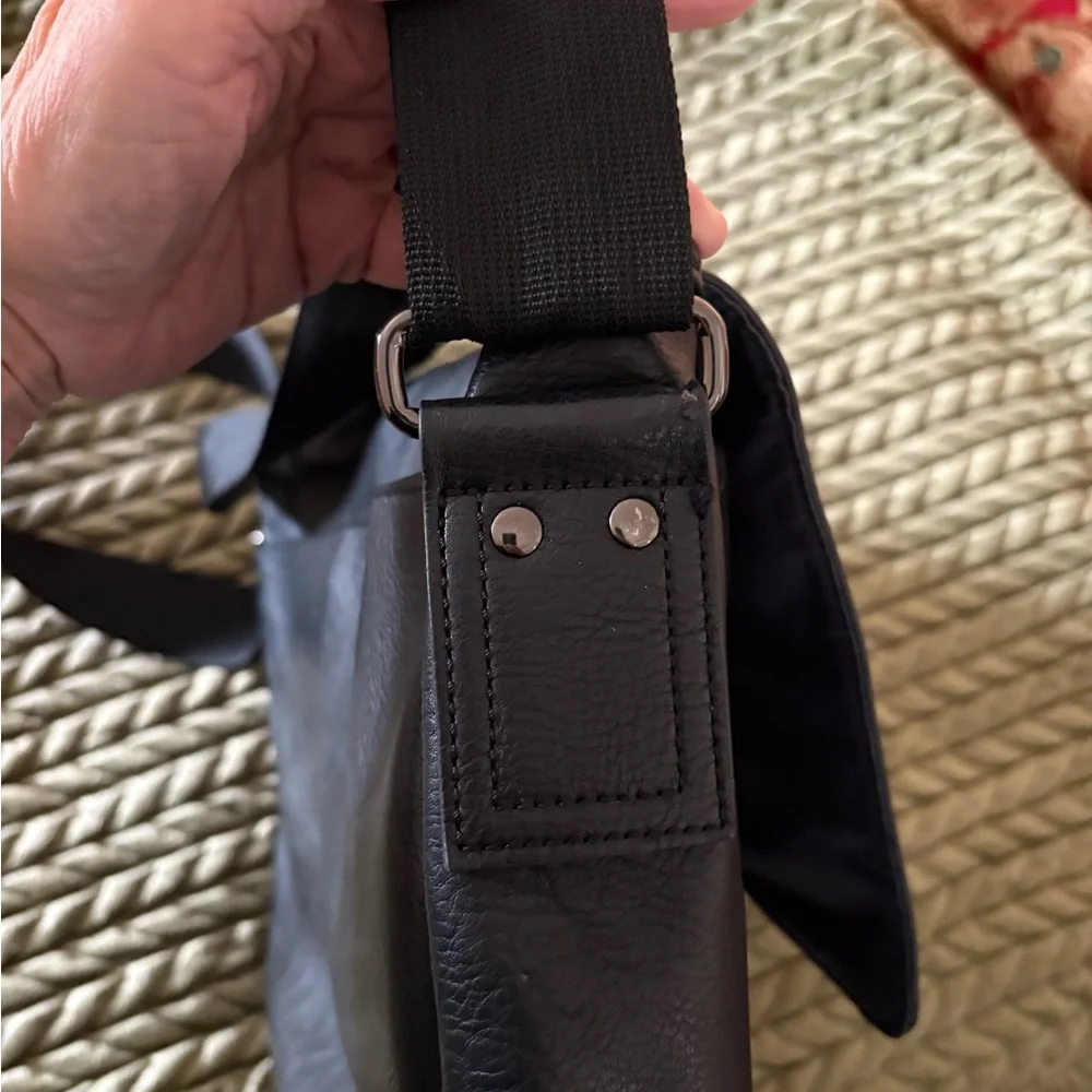 Kenneth Cole Messenger Bag, Unisex